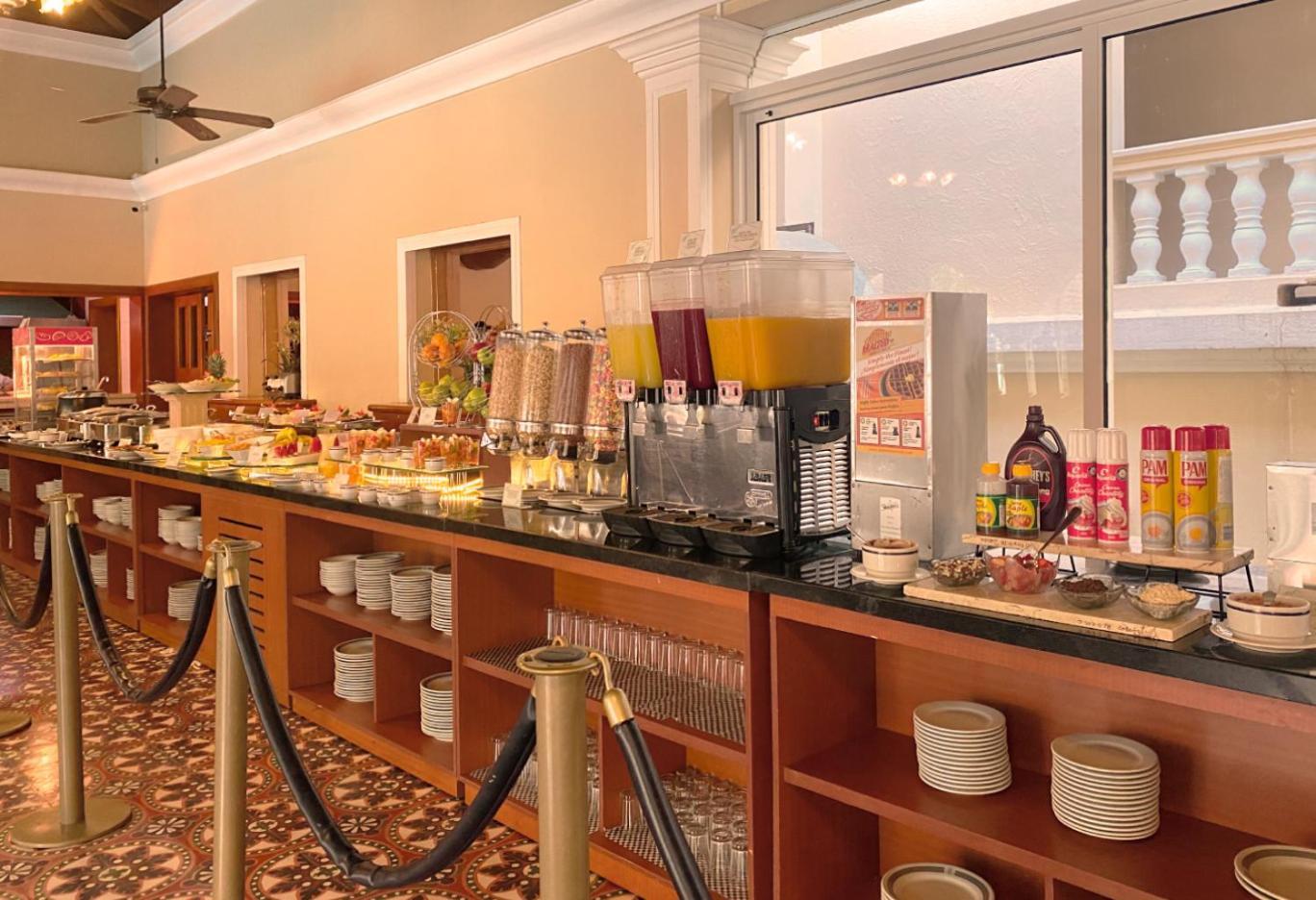 Hotel El Prado Barranquilla  Luaran gambar A juice bar