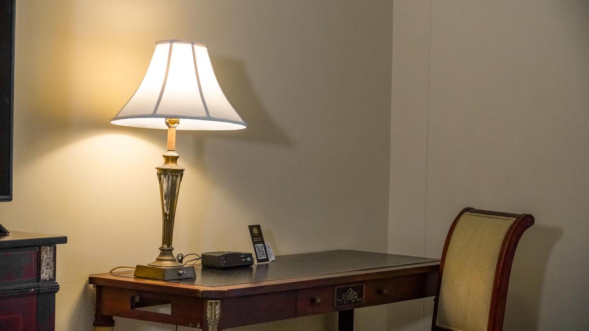 Hotel El Prado Barranquilla  Luaran gambar A table lamp